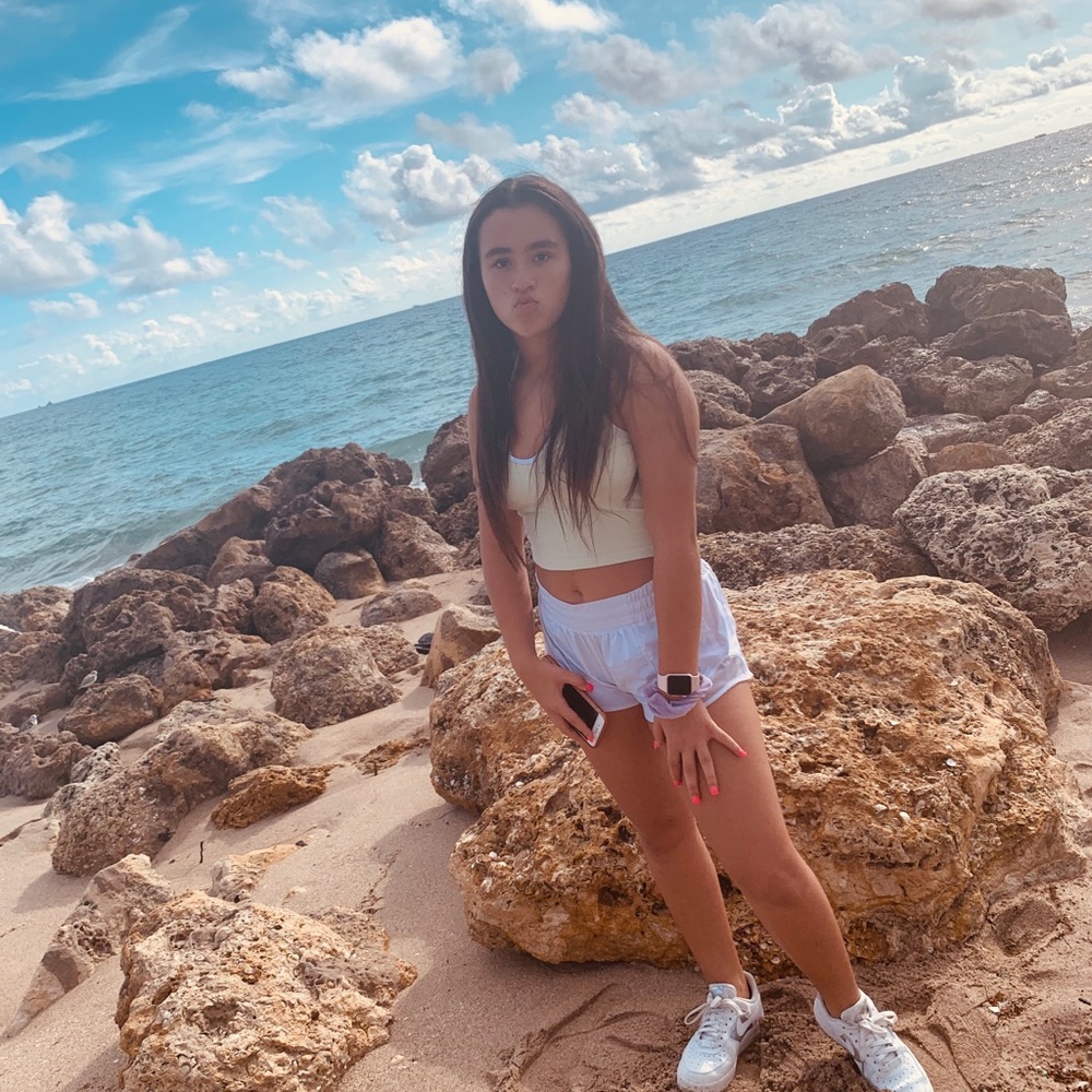 Meet your Posher, Hannah